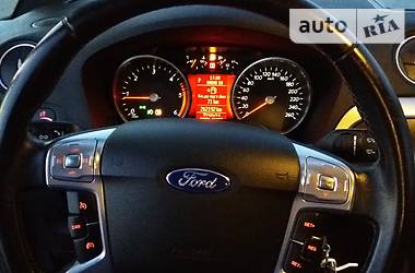 Мінівен Ford S-Max 2013 в 