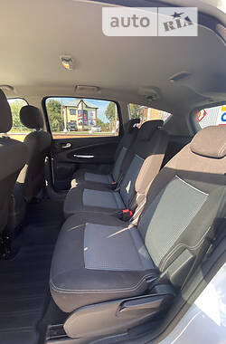 Мінівен Ford S-Max 2013 в 