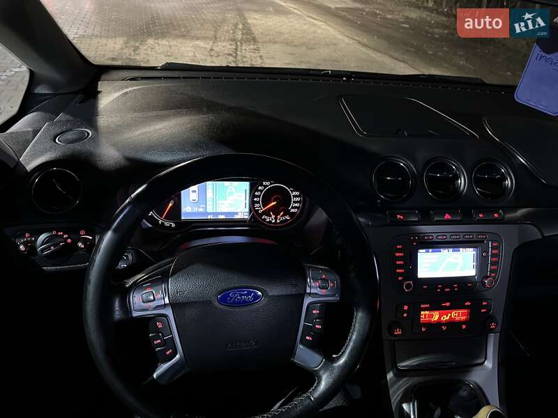 Мінівен Ford S-Max 2010 в Чернівцях