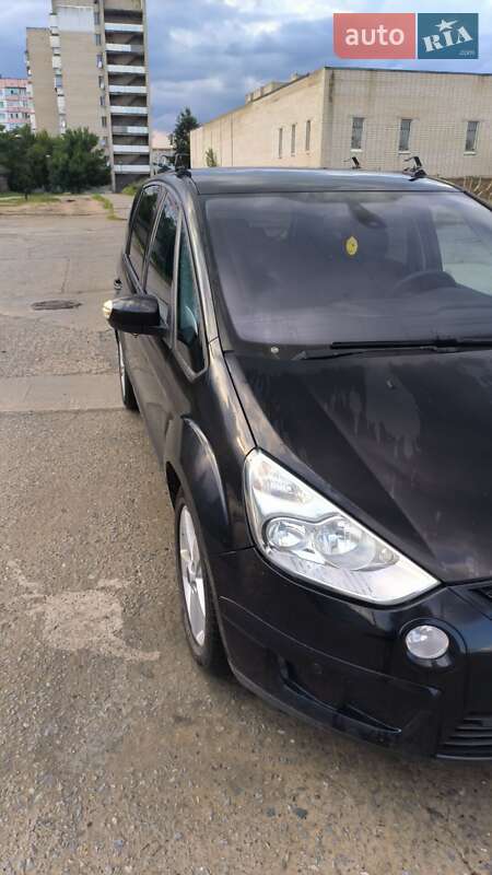 Минивэн Ford S-Max 2009 в Вараше