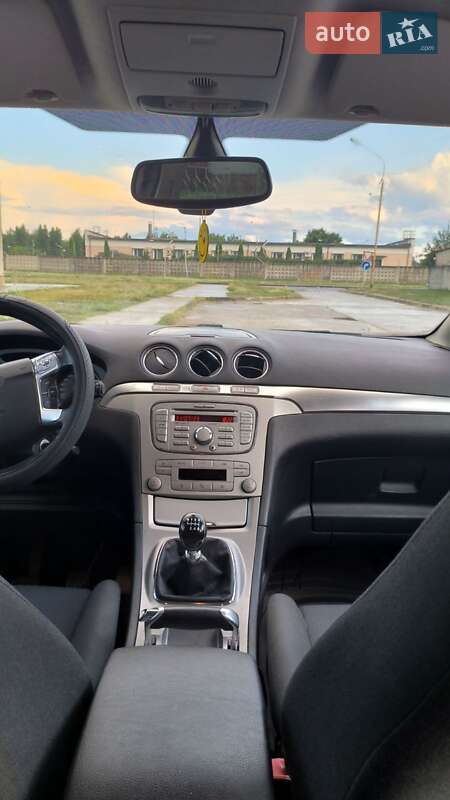 Минивэн Ford S-Max 2009 в Вараше