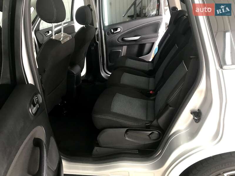 Минивэн Ford S-Max 2011 в Черновцах