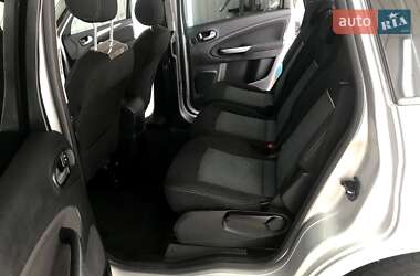Минивэн Ford S-Max 2011 в 