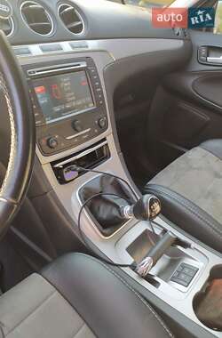 Минивэн Ford S-Max 2011 в 
