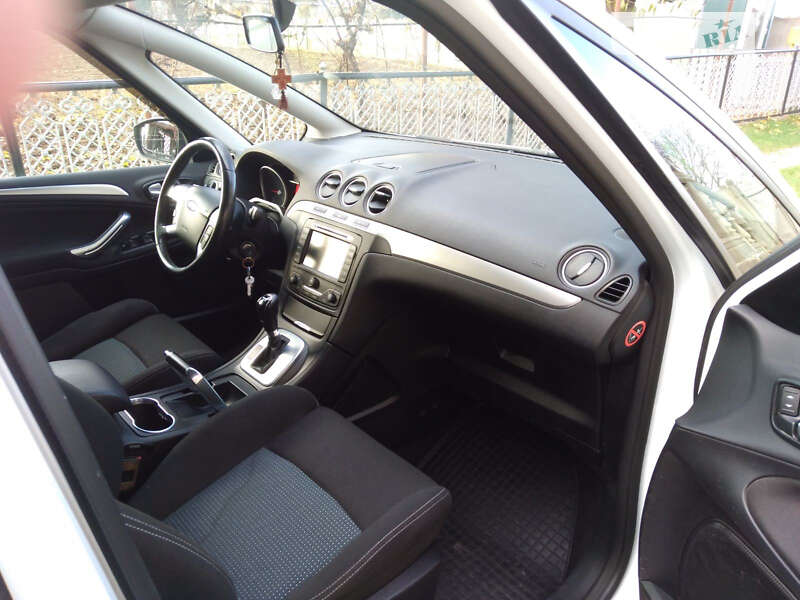 Минивэн Ford S-Max 2013 в Черновцах