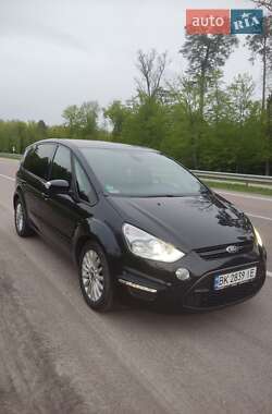 Минивэн Ford S-Max 2012 в 