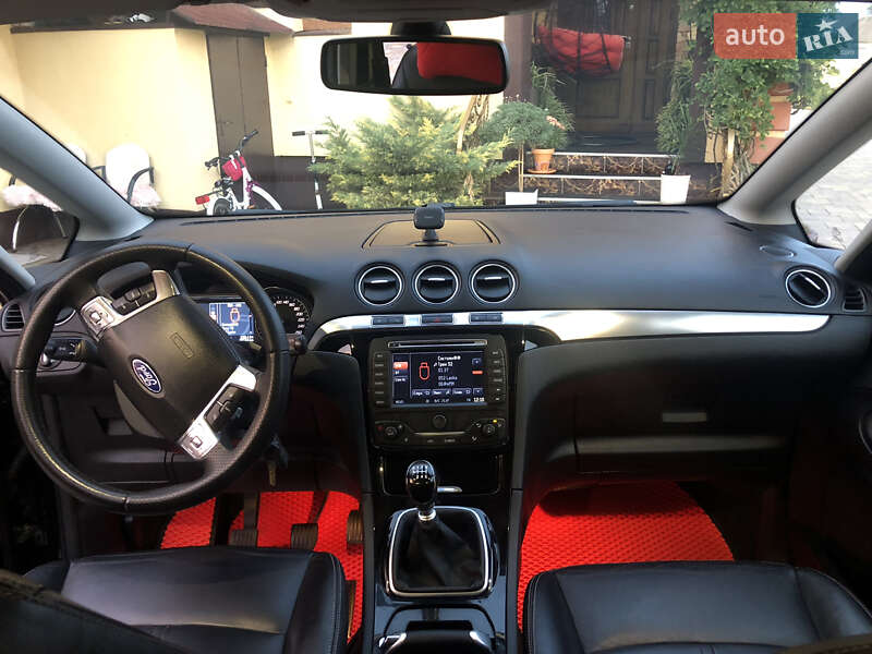 Мінівен Ford S-Max 2011 в Долині