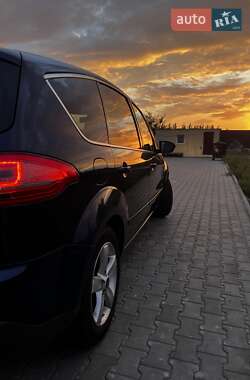 Минивэн Ford S-Max 2011 в 