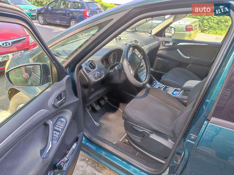 Минивэн Ford S-Max 2008 в Вилке