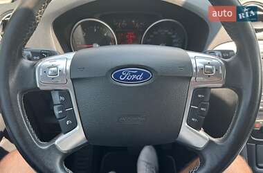 Минивэн Ford S-Max 2013 в 