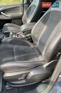 Минивэн Ford S-Max 2014 в 