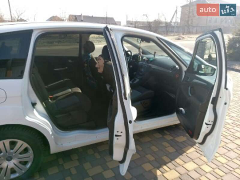 Минивэн Ford S-Max 2012 в Дубровице