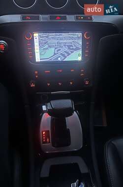Минивэн Ford S-Max 2014 в 