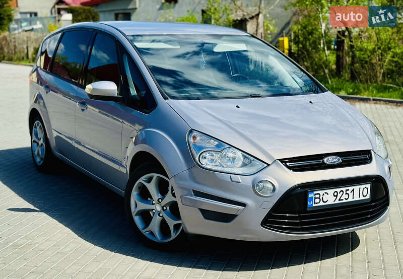 Минивэн Ford S-Max 2011 в 