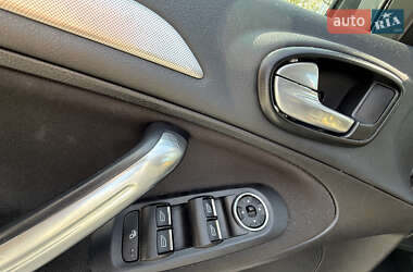 Минивэн Ford S-Max 2011 в 