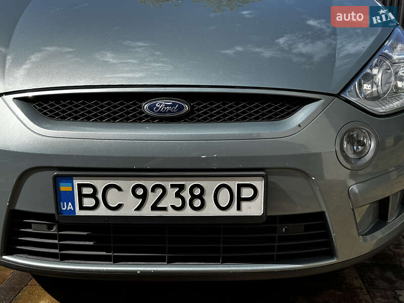 Минивэн Ford S-Max 2009 в Долине