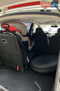 Минивэн Ford S-Max 2011 в 