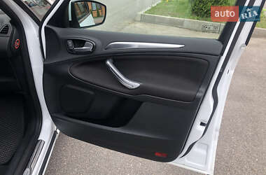 Минивэн Ford S-Max 2013 в 