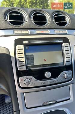 Минивэн Ford S-Max 2009 в 