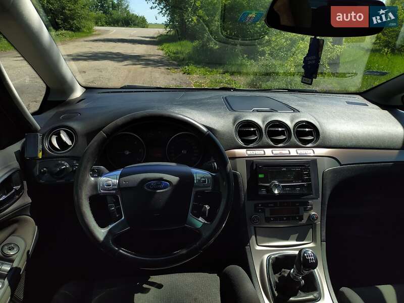 Минивэн Ford S-Max 2006 в Соленом