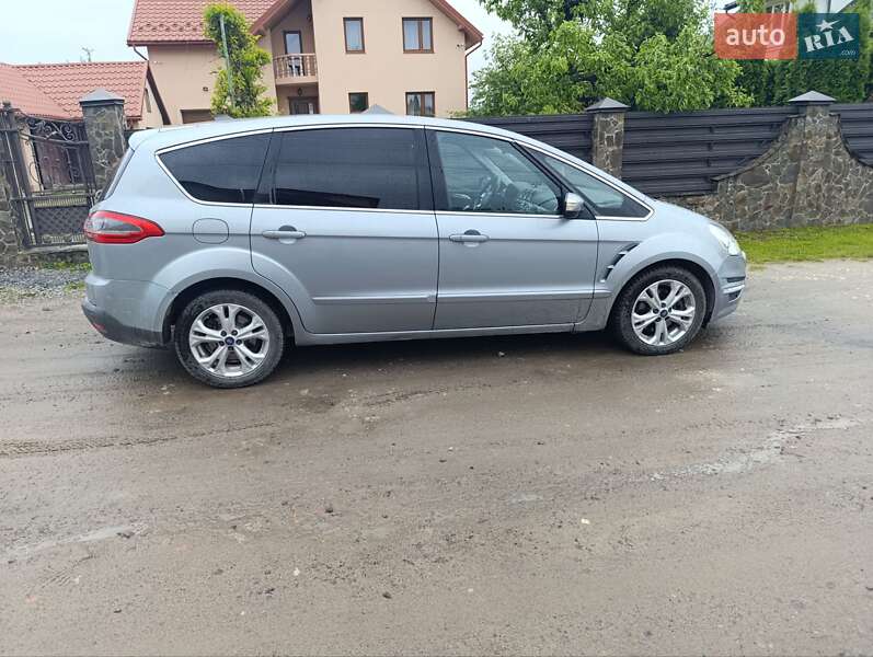 Мінівен Ford S-Max 2013 в 