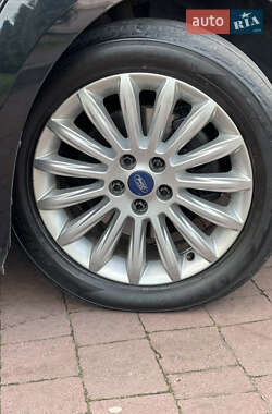 Минивэн Ford S-Max 2011 в 