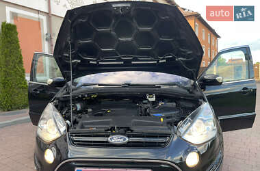 Минивэн Ford S-Max 2011 в 