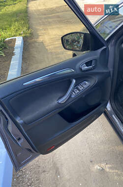 Минивэн Ford S-Max 2013 в 