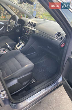 Минивэн Ford S-Max 2013 в 