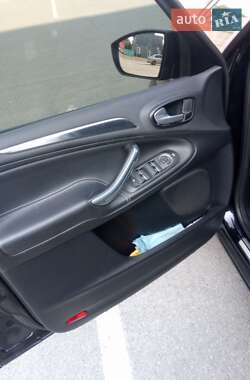 Минивэн Ford S-Max 2012 в 