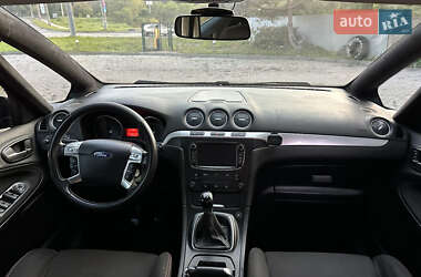 Минивэн Ford S-Max 2012 в 