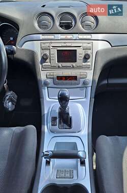 Минивэн Ford S-Max 2007 в 