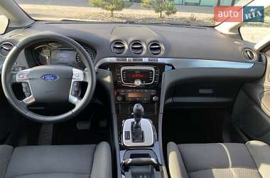 Минивэн Ford S-Max 2013 в 