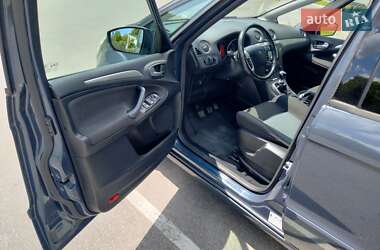 Минивэн Ford S-Max 2013 в 
