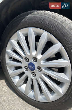 Минивэн Ford S-Max 2013 в 