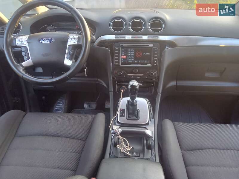 Минивэн Ford S-Max 2014 в Березовке
