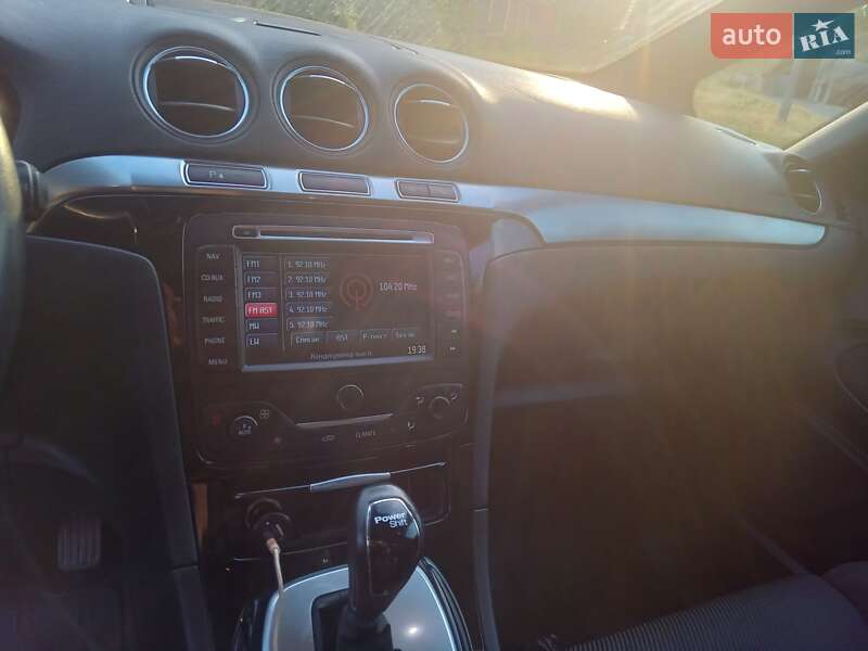 Минивэн Ford S-Max 2014 в Березовке