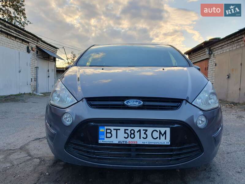 Минивэн Ford S-Max 2013 в Черноморске