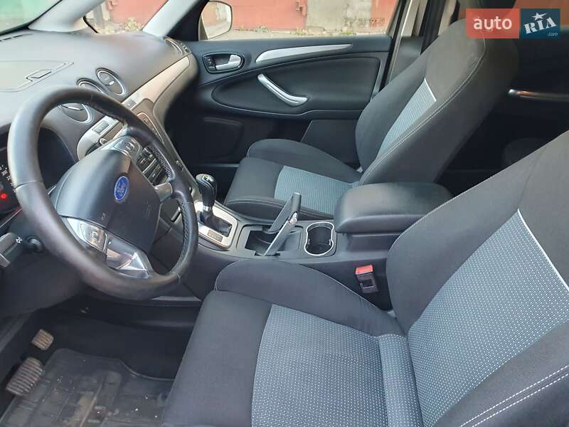 Минивэн Ford S-Max 2013 в Черноморске