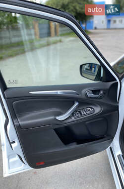 Минивэн Ford S-Max 2013 в 