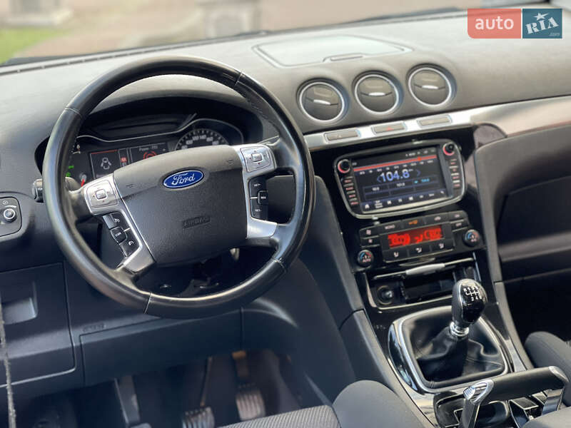 Минивэн Ford S-Max 2011 в Стрые