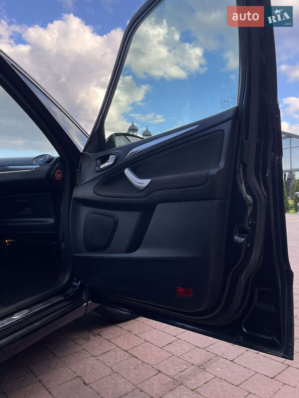 Минивэн Ford S-Max 2011 в Стрые