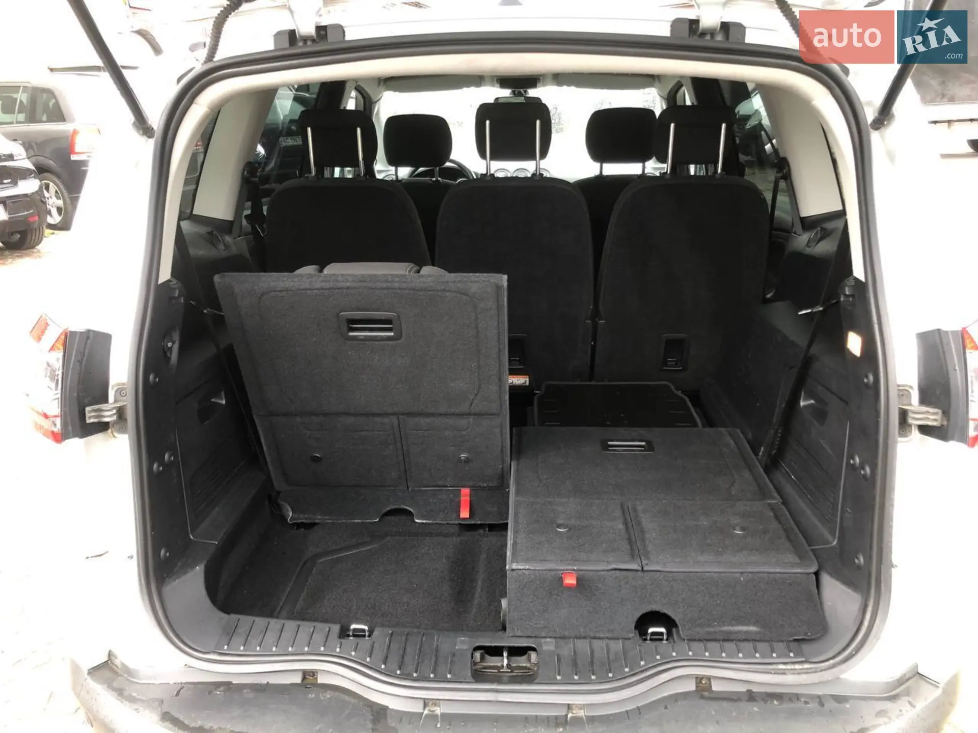 2011 Ford S-MAX - мініатюра 12