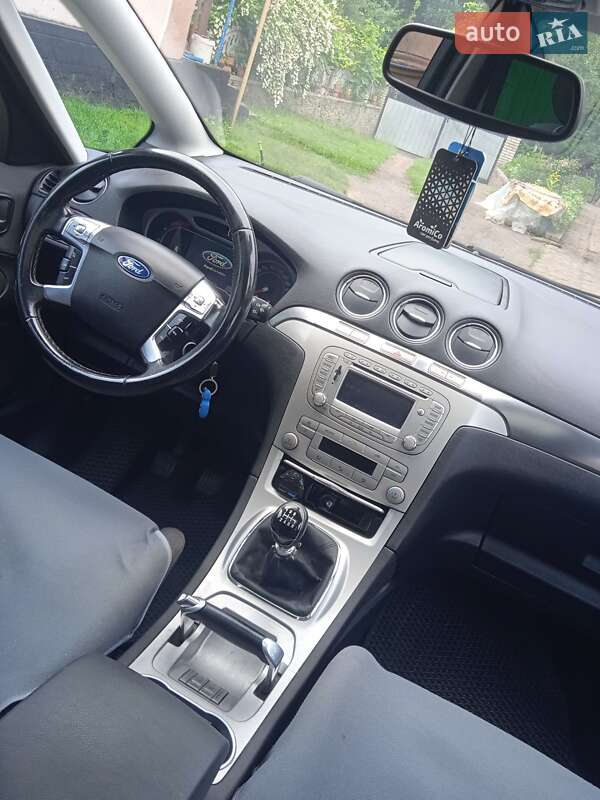 Минивэн Ford S-Max 2009 в Белогорье