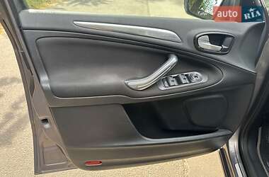 Минивэн Ford S-Max 2013 в 