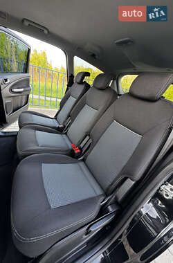 Мінівен Ford S-Max 2014 в 