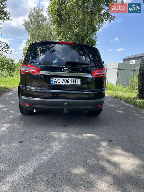 Минивэн Ford S-Max 2011 в Владимире