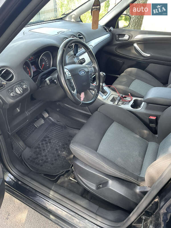 Минивэн Ford S-Max 2011 в Владимире