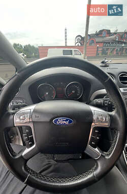 Минивэн Ford S-Max 2012 в 