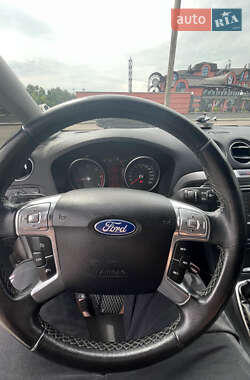 Минивэн Ford S-Max 2012 в 